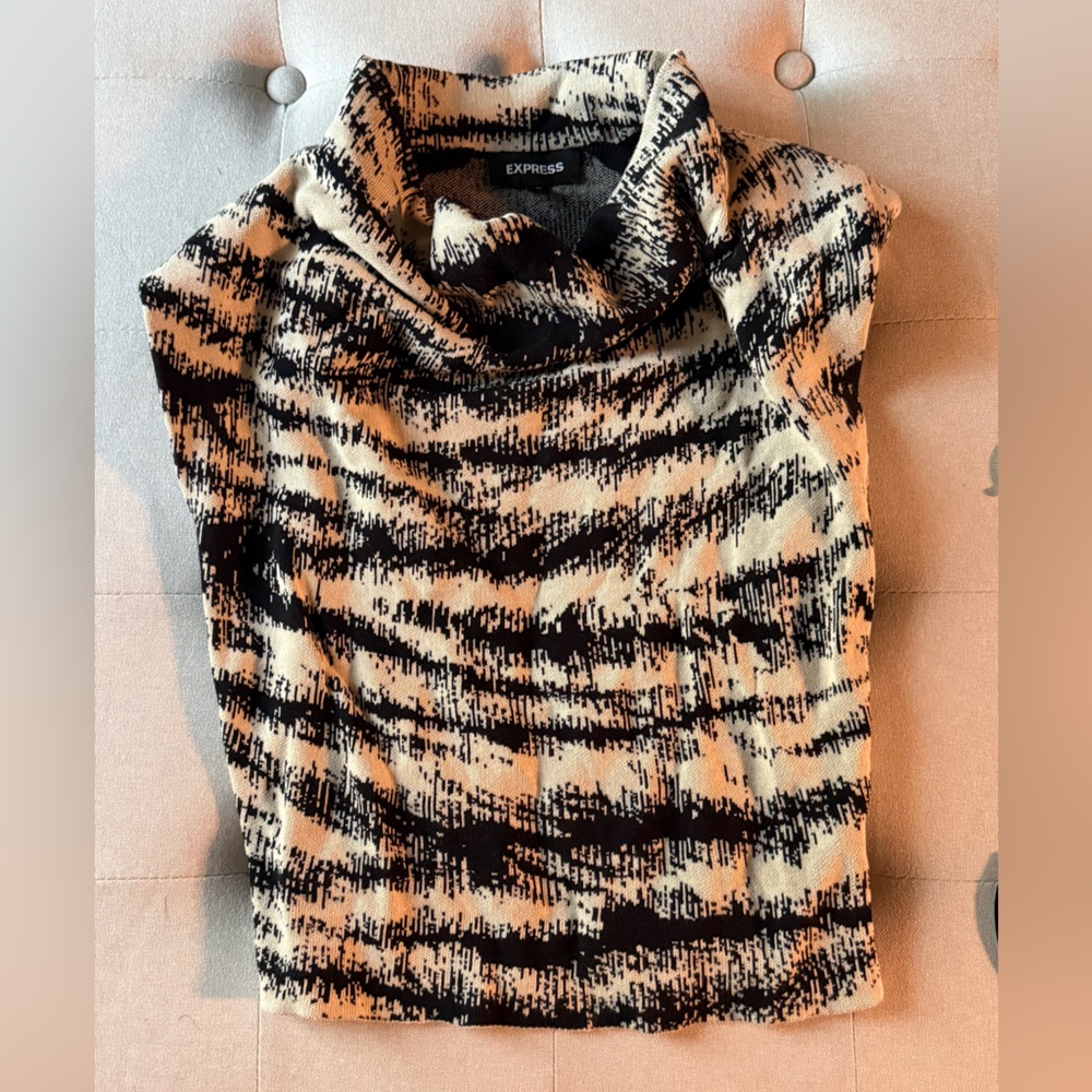 Express Black And Cream Patterned Sleeveless Swea… - image 1